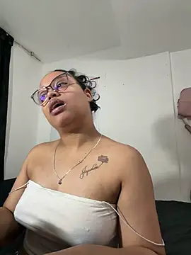 Snapshot of angela_angels_ chatting on April 2026 02:27:02 AM angela angels online show from April 2026 02:27:02 AM
