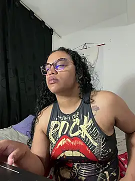 Snapshot of angela_angels_ chatting on May 2026 10:32:02 AM angela angels online show from May 2026 10:32:02 AM