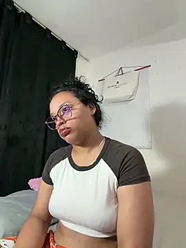 Snapshot of angela_angels_ chatting on May 2026 04:20:02 AM angela angels online show from May 2026 04:20:02 AM