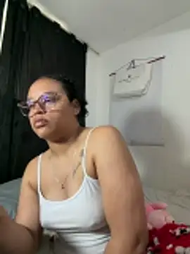Snapshot of angela_angels_ chatting on May 2026 01:08:01 PM angela angels online show from May 2026 01:08:01 PM