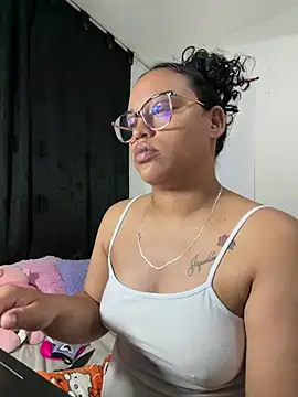 Snapshot of angela_angels_ chatting on June 2026 10:39:02 AM angela angels online show from June 2026 10:39:02 AM