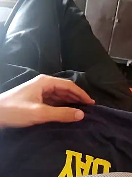 Juliano69xv online show from February 2026 06:06:02 PM