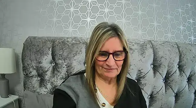 Snapshot of Additive_Mature_Linda chatting on February 2025 11:53:01 AM Additive Mature Linda online show from February 2025 11:53:01 AM