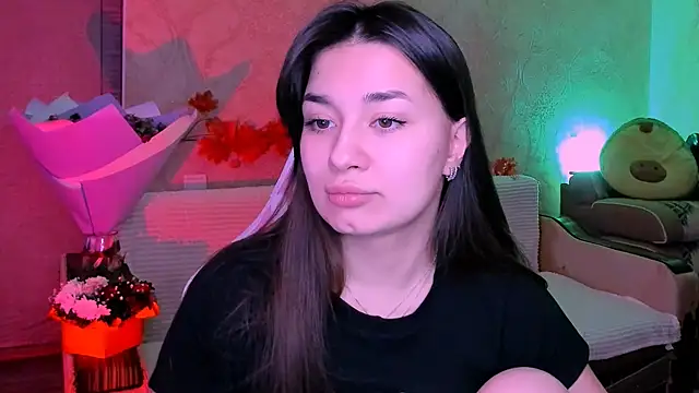 Snapshot of Swee_Alicee chatting on February 2025 01:06:01 PM Swee Alicee online show from February 2025 01:06:01 PM