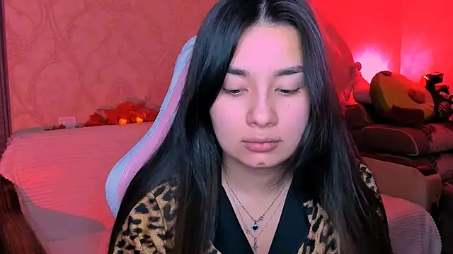 Snapshot of Swee_Alicee chatting on October 2025 06:49:01 PM Swee Alicee online show from October 2025 06:49:01 PM