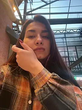 Snapshot of Swee_Alicee chatting on May 2026 04:26:01 PM Swee Alicee online show from May 2026 04:26:01 PM
