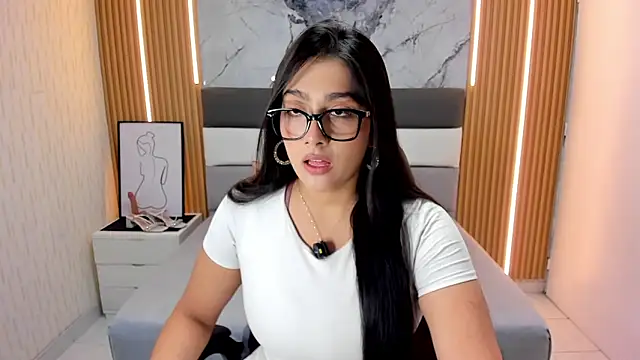 Alyssapark online show from December 2025 07:00:01 PM