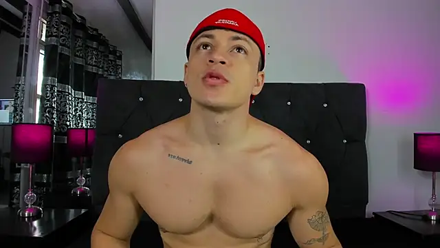 Angel Cuervo online show from November 2025 12:41:02 PM