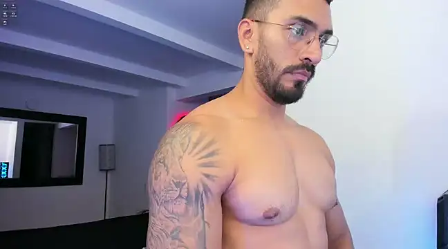 Snapshot of tony_muscle chatting on January 2025 12:24:01 AM tony muscle online show from January 2025 12:24:01 AM