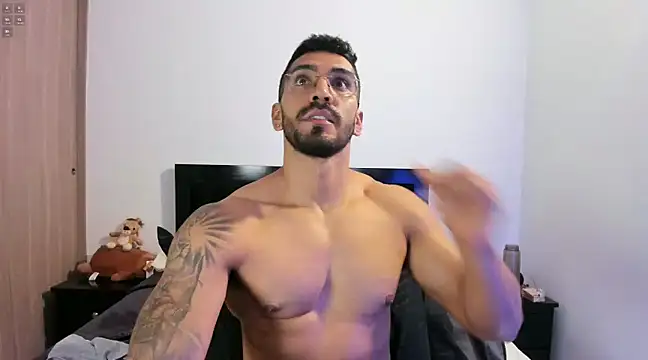 Snapshot of tony_muscle chatting on January 2025 04:03:01 AM tony muscle online show from January 2025 04:03:01 AM