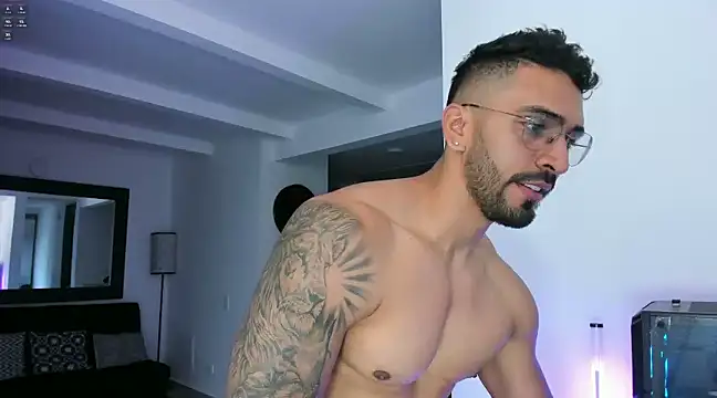 Snapshot of tony_muscle chatting on February 2025 10:44:02 PM tony muscle online show from February 2025 10:44:02 PM