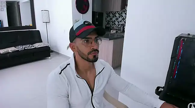 Snapshot of tony_muscle chatting on February 2025 12:28:01 PM tony muscle online show from February 2025 12:28:01 PM