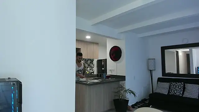 Snapshot of tony_muscle chatting on February 2025 10:36:02 PM tony muscle online show from February 2025 10:36:02 PM
