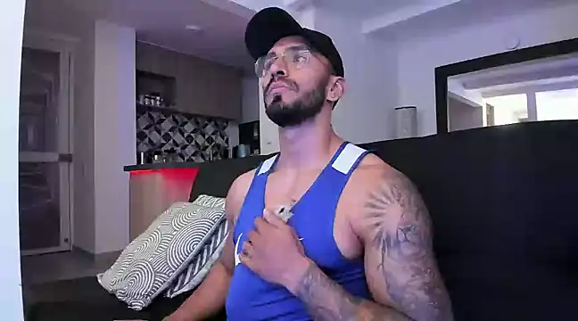 Snapshot of tony_muscle chatting on March 2025 11:20:02 PM tony muscle online show from March 2025 11:20:02 PM