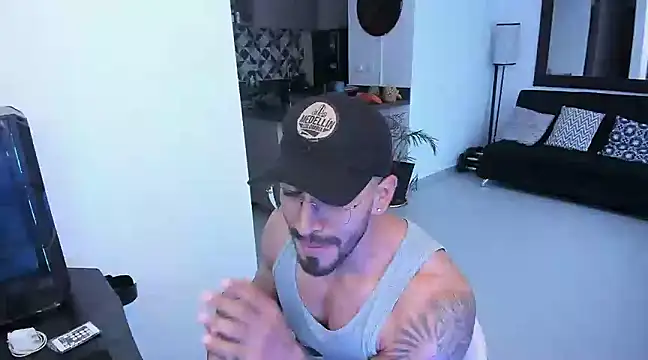 Snapshot of tony_muscle chatting on March 2025 11:05:02 PM tony muscle online show from March 2025 11:05:02 PM