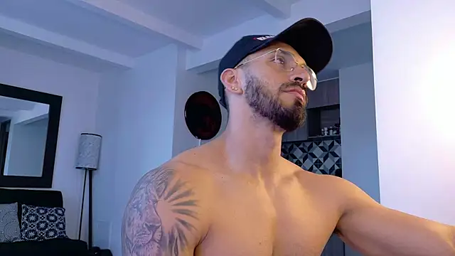 Snapshot of tony_muscle chatting on September 2025 10:00:02 PM tony muscle online show from September 2025 10:00:02 PM