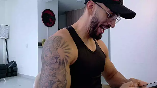 Snapshot of tony_muscle chatting on September 2025 09:42:02 PM tony muscle online show from September 2025 09:42:02 PM