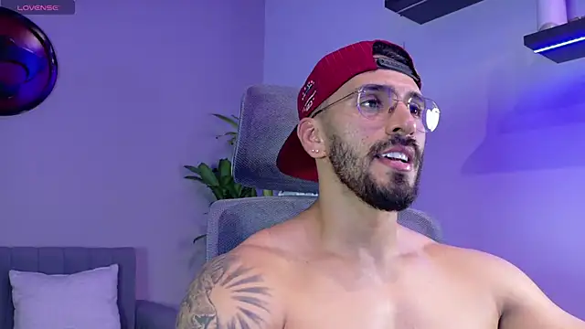 Snapshot of tony_muscle chatting on July 2026 07:01:01 PM tony muscle online show from July 2026 07:01:01 PM