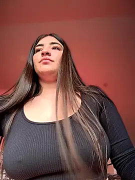 AhriCutte online show from November 2025 06:45:02 PM