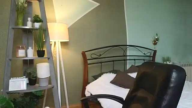 AuroraAksnesss online show from March 2025 10:22:02 AM