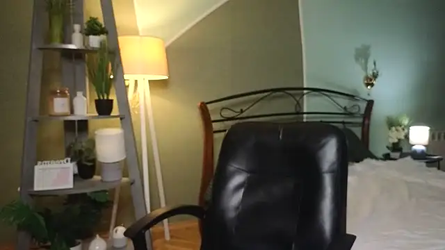 AuroraAksnesss online show from March 2025 04:17:02 PM