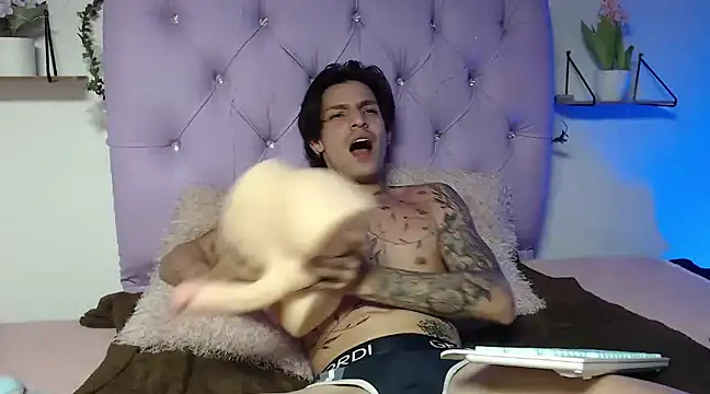 Apolo Hidalgo01 online show from February 2025 05:31:02 PM