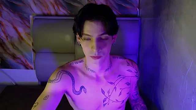 Apolo Hidalgo01 online show from October 2025 11:24:02 PM