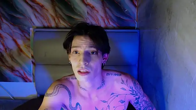 Apolo Hidalgo01 online show from October 2025 10:40:01 PM