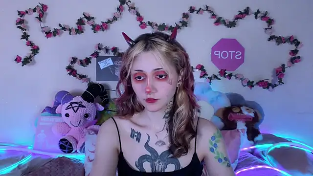 Snapshot of _Devill_Baby chatting on May 2026 11:22:02 PM Devill Baby online show from May 2026 11:22:02 PM