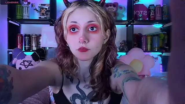 Snapshot of _Devill_Baby chatting on May 2026 06:16:01 PM Devill Baby online show from May 2026 06:16:01 PM