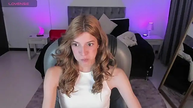 Nora Vennucci online show from March 2025 11:18:02 PM