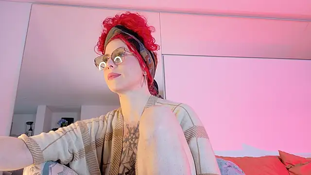 Borbala Iggy online show from October 2025 07:23:02 PM