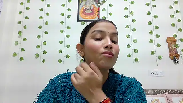 Aleena Rai online show from November 2025 06:32:01 PM