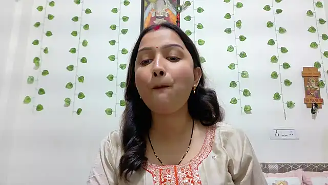 Aleena Rai online show from November 2025 07:07:02 PM