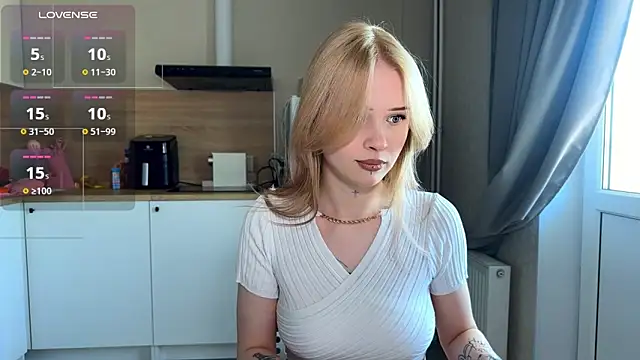Snapshot of lisa_barbie chatting on May 2026 09:25:01 AM lisa barbie online show from May 2026 09:25:01 AM