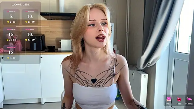Snapshot of lisa_barbie chatting on May 2026 09:03:01 AM lisa barbie online show from May 2026 09:03:01 AM