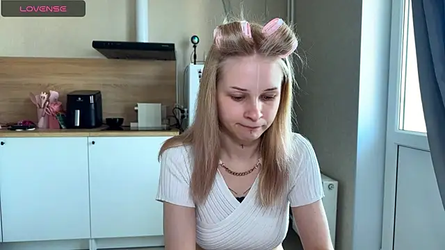Snapshot of lisa_barbie chatting on May 2026 08:55:02 AM lisa barbie online show from May 2026 08:55:02 AM