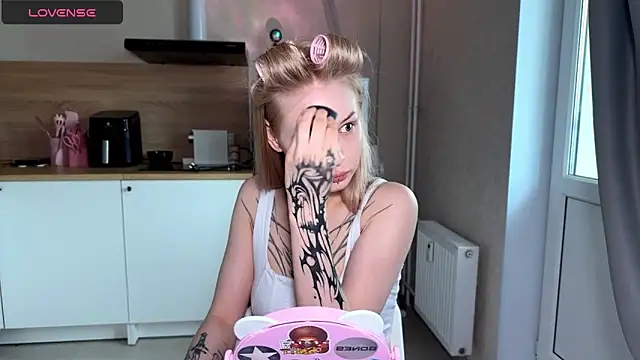 Snapshot of lisa_barbie chatting on May 2026 05:58:02 AM lisa barbie online show from May 2026 05:58:02 AM
