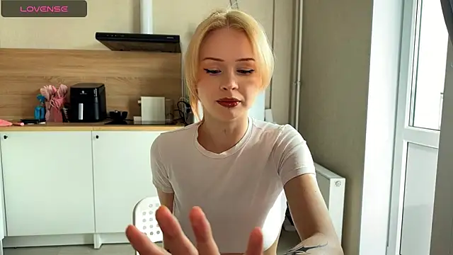 Snapshot of lisa_barbie chatting on May 2026 06:09:01 AM lisa barbie online show from May 2026 06:09:01 AM