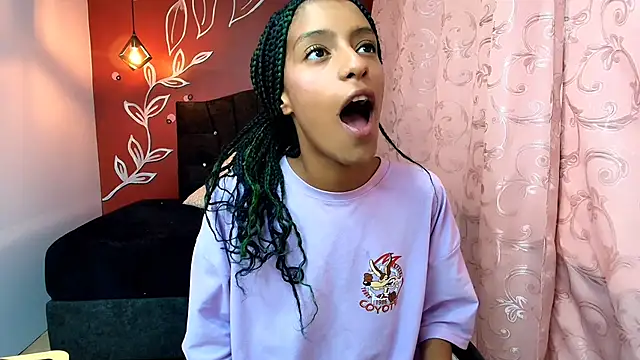 Zia Green online show from December 2024 07:46:02 PM