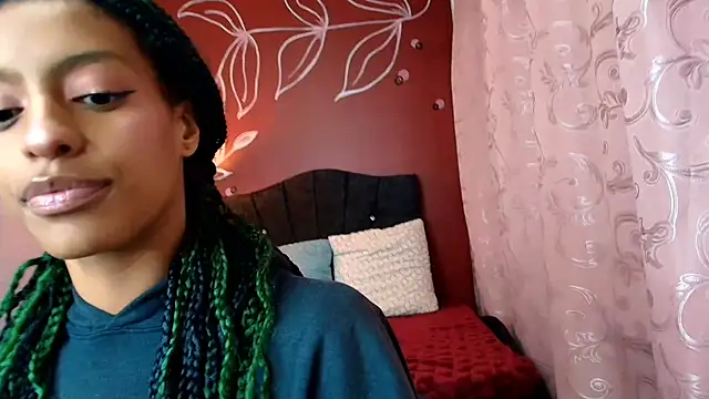 Zia Green online show from December 2024 07:33:01 PM