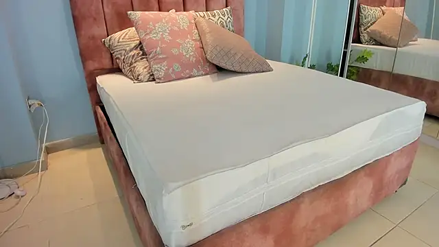 lou rosse  online show from November 2025 08:41:02 PM