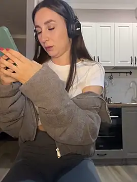 Snapshot of viviandaimond1 chatting on January 2025 02:19:01 PM viviandaimond1 online show from January 2025 02:19:01 PM