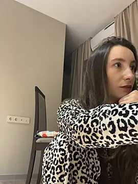 Snapshot of viviandaimond1 chatting on February 2025 04:10:01 PM viviandaimond1 online show from February 2025 04:10:01 PM