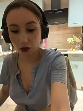 Snapshot of viviandaimond1 chatting on March 2025 05:37:01 PM viviandaimond1 online show from March 2025 05:37:01 PM