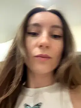 Snapshot of viviandaimond1 chatting on September 2025 05:26:02 PM viviandaimond1 online show from September 2025 05:26:02 PM