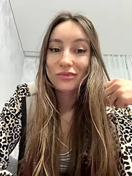 Snapshot of viviandaimond1 chatting on October 2025 07:33:01 PM viviandaimond1 online show from October 2025 07:33:01 PM