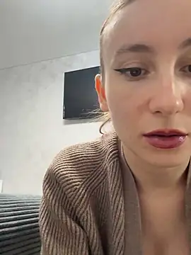 Snapshot of viviandaimond1 chatting on October 2025 04:27:02 PM viviandaimond1 online show from October 2025 04:27:02 PM