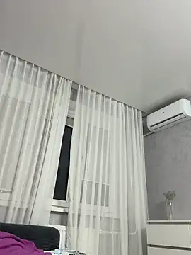 Snapshot of viviandaimond1 chatting on October 2025 05:35:02 PM viviandaimond1 online show from October 2025 05:35:02 PM