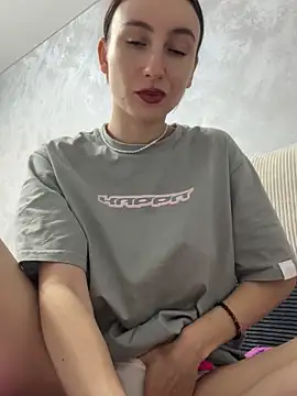 Snapshot of viviandaimond1 chatting on November 2025 05:47:02 PM viviandaimond1 online show from November 2025 05:47:02 PM